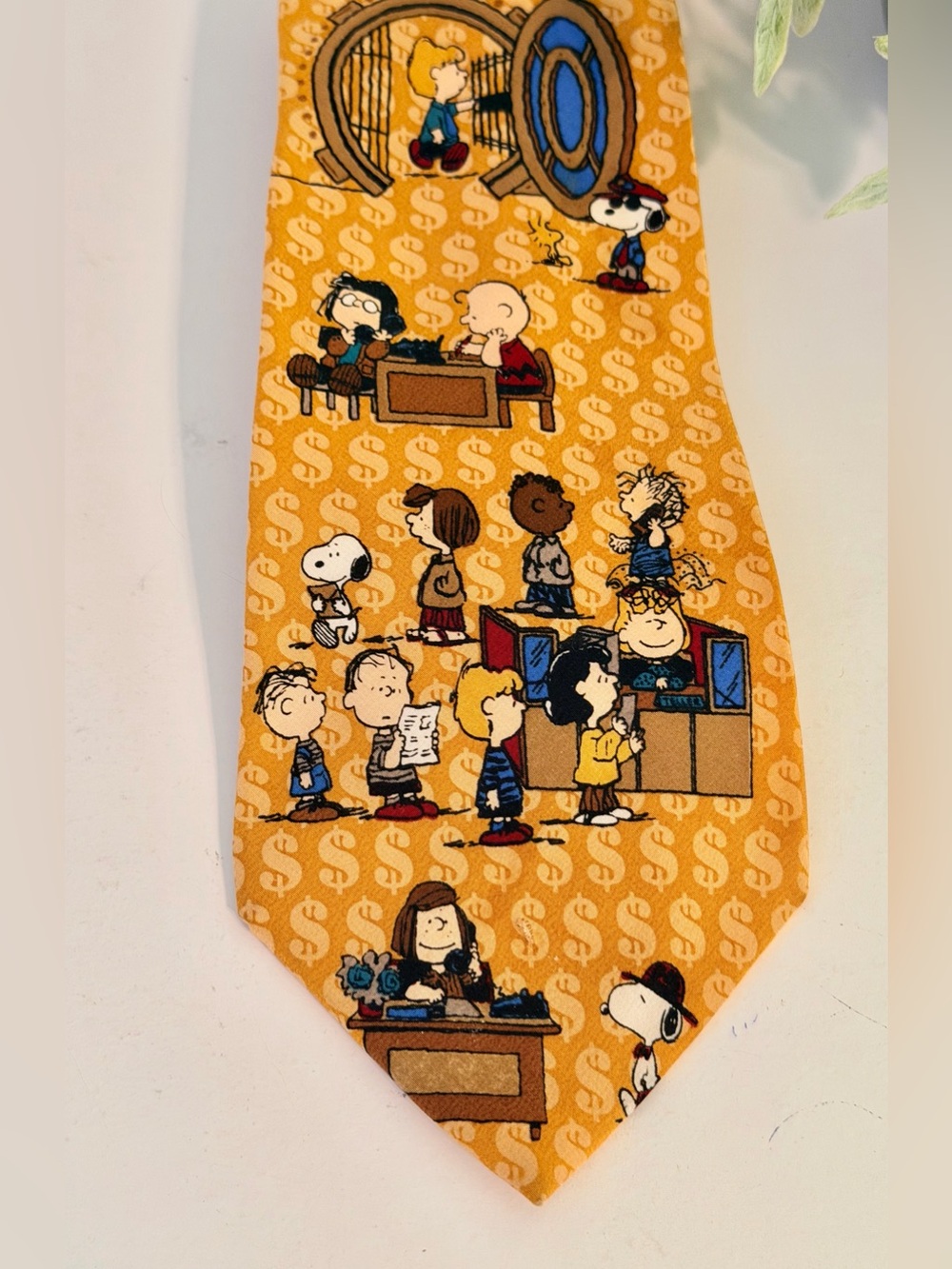 Vintage PEANUTS Cartoon Silk Tir Yellow Gold